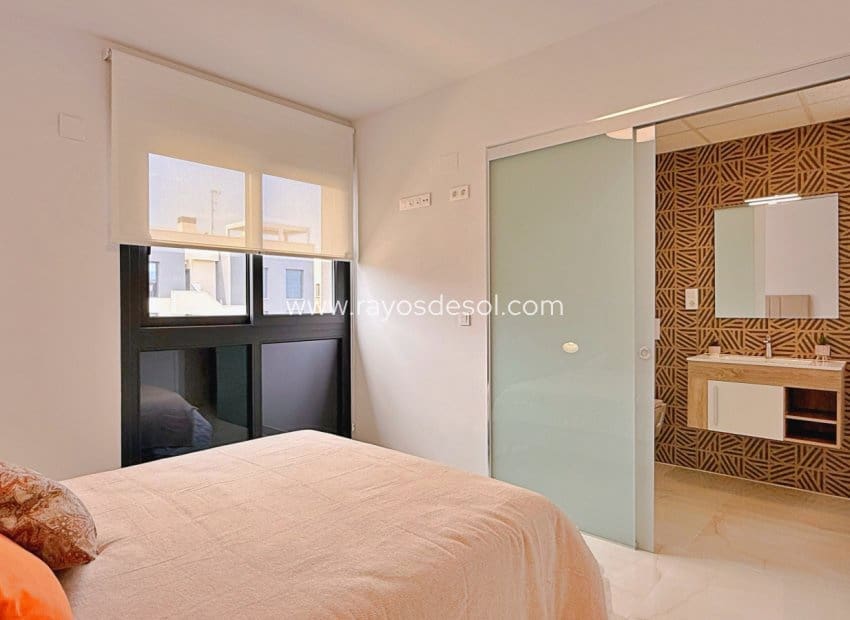 2 chambre Appartement à vendre à Orihuela Costa - 295 000 € (Ref: 9960097)