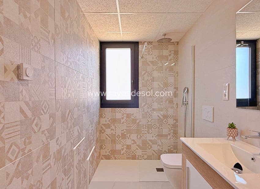 2 chambre Appartement à vendre à Orihuela Costa - 295 000 € (Ref: 9960097)