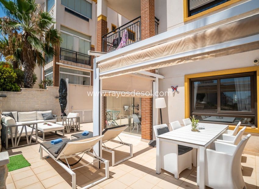 2 bedroom Apartment for sale in Guardamar del Segura - € 299,000 (Ref: 9960098)