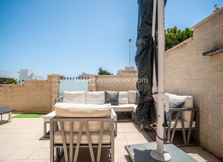 2 bedroom Apartment for sale in Guardamar del Segura - € 299,000 (Ref: 9960098)