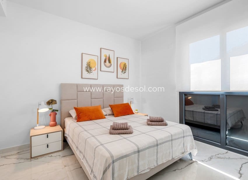 2 Zimmer Apartment zu verkaufen in Orihuela Costa mit Pool - 315.000 € (Ref: 9962310)