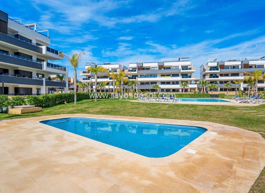 2 Zimmer Apartment zu verkaufen in Orihuela Costa mit Pool - 315.000 € (Ref: 9962310)