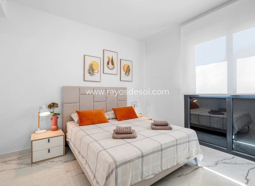 2 Zimmer Apartment zu verkaufen in Orihuela Costa mit Pool - 315.000 € (Ref: 9962310)