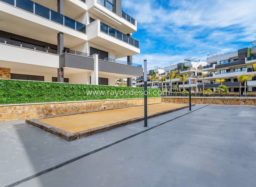 2 makuuhuone Huoneisto myytävänä paikassa Orihuela Costa mukana uima-altaan - 315 000 € (Ref: 9962310)