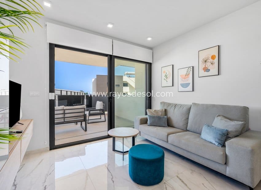 2 makuuhuone Huoneisto myytävänä paikassa Orihuela Costa mukana uima-altaan - 315 000 € (Ref: 9962310)