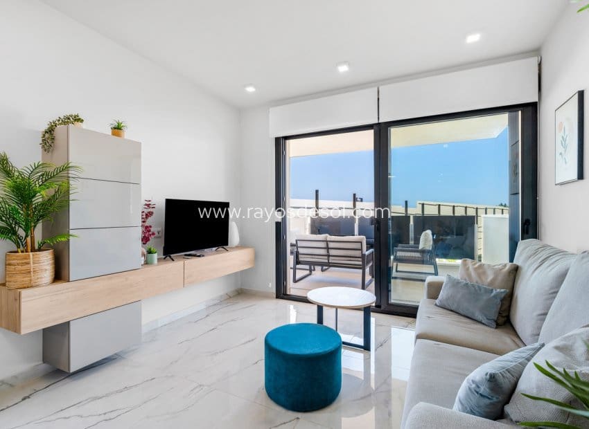 2 makuuhuone Huoneisto myytävänä paikassa Orihuela Costa mukana uima-altaan - 315 000 € (Ref: 9962310)