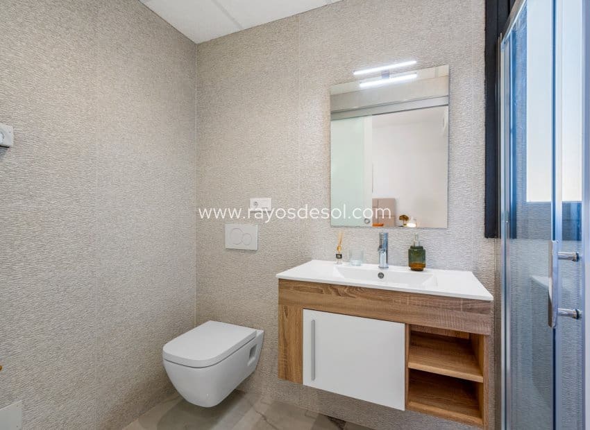 2 makuuhuone Huoneisto myytävänä paikassa Orihuela Costa mukana uima-altaan - 315 000 € (Ref: 9962310)
