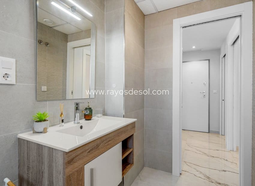 2 makuuhuone Huoneisto myytävänä paikassa Orihuela Costa mukana uima-altaan - 315 000 € (Ref: 9962310)