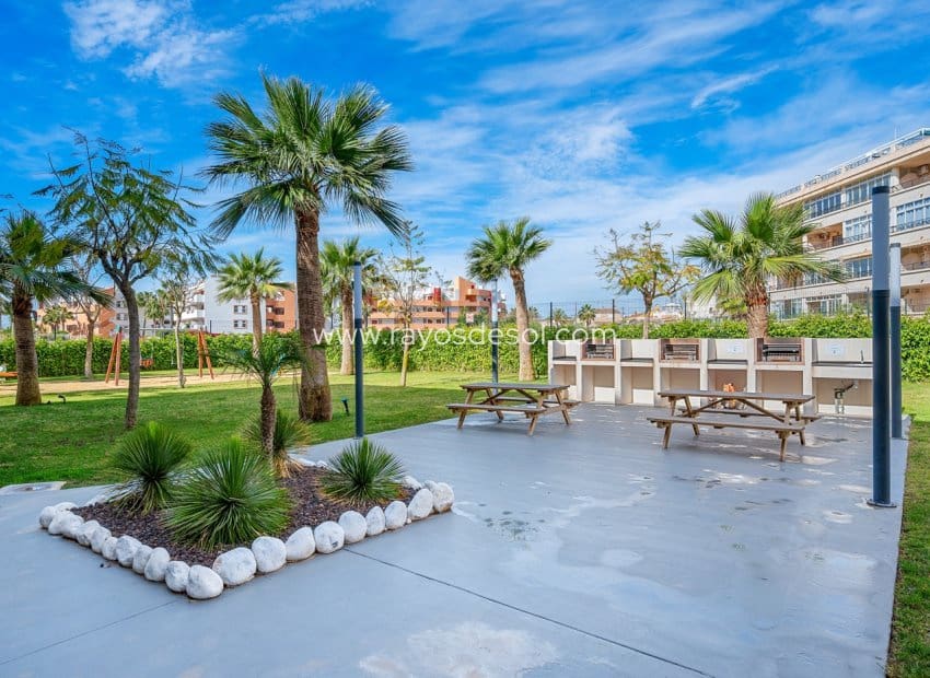 2 makuuhuone Huoneisto myytävänä paikassa Orihuela Costa mukana uima-altaan - 315 000 € (Ref: 9962310)