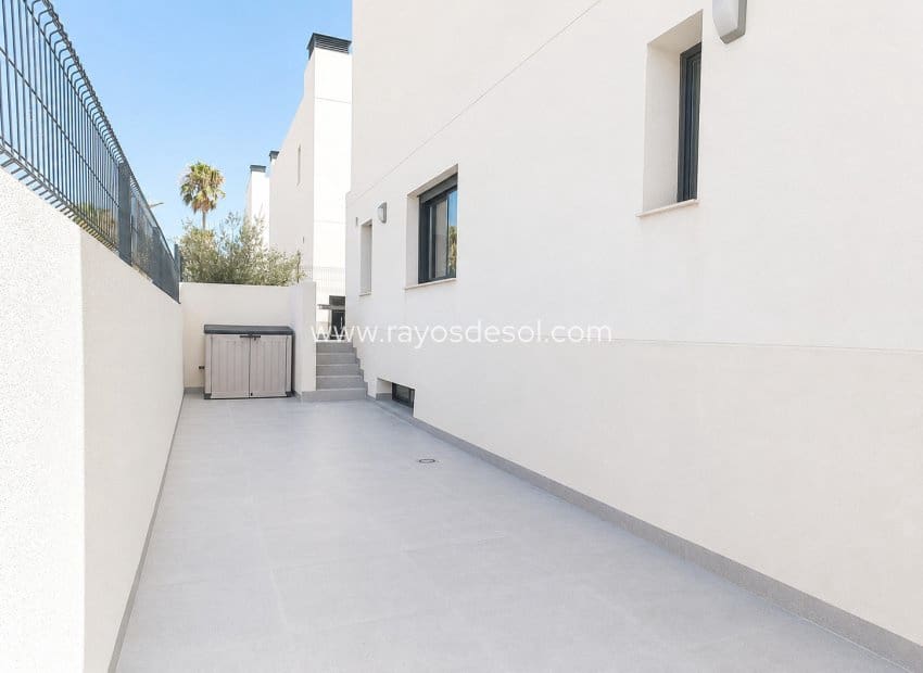 5 sypialnia Willa na sprzedaż w Algorfa z basenem - 550 000 € (Ref: 9965533)