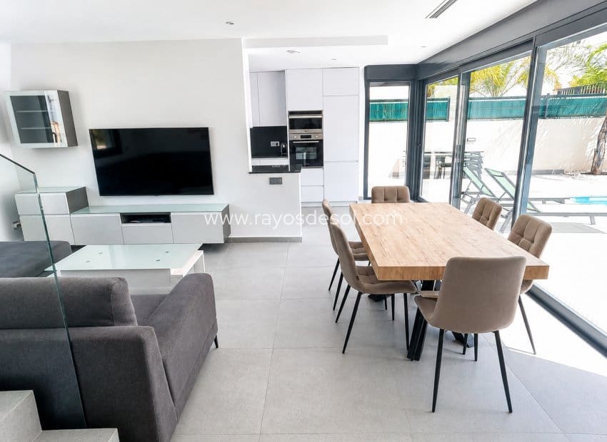 5 sypialnia Willa na sprzedaż w Algorfa z basenem - 550 000 € (Ref: 9965533)
