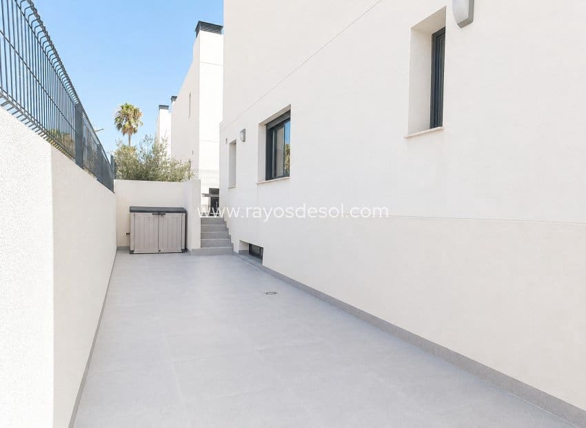 5 sypialnia Willa na sprzedaż w Algorfa z basenem - 550 000 € (Ref: 9965533)
