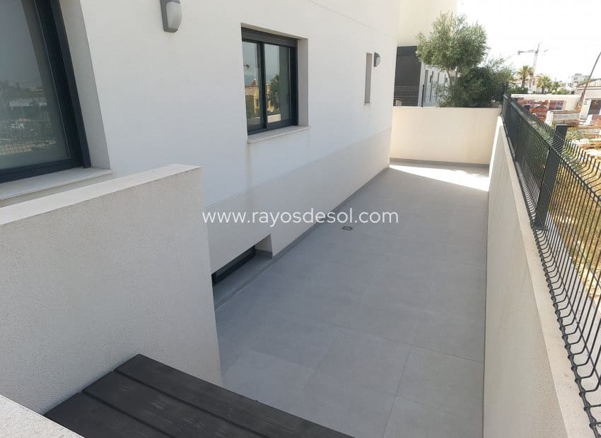 5 sypialnia Willa na sprzedaż w Algorfa z basenem - 550 000 € (Ref: 9965533)