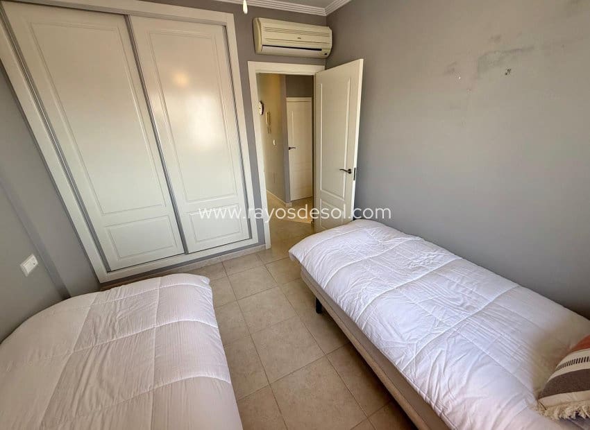 Ático de 3 habitaciones en San Cayetano en venta - 159.900 € (Ref: 9966840)