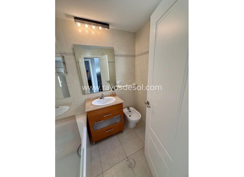 Ático de 3 habitaciones en San Cayetano en venta - 159.900 € (Ref: 9966840)
