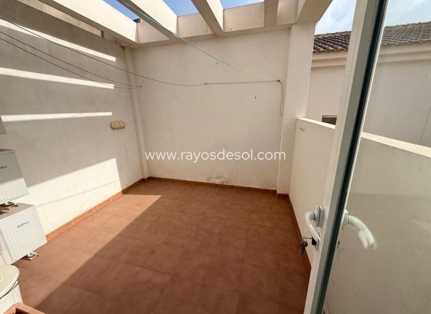 Ático de 3 habitaciones en San Cayetano en venta - 159.900 € (Ref: 9966840)