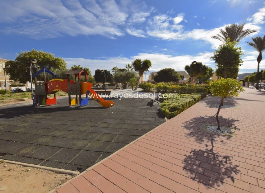 Ático de 3 habitaciones en San Cayetano en venta - 159.900 € (Ref: 9966840)