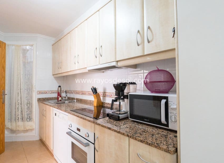 2 bedroom Villa for sale in Villamartin with pool - € 189,000 (Ref: 9973740)