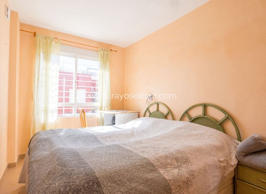 2 bedroom Villa for sale in Villamartin with pool - € 189,000 (Ref: 9973740)