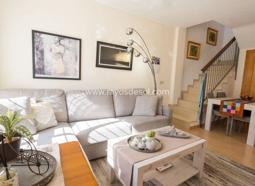 2 bedroom Villa for sale in Villamartin with pool - € 189,000 (Ref: 9973740)