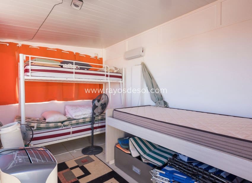 2 bedroom Villa for sale in Villamartin with pool - € 189,000 (Ref: 9973740)