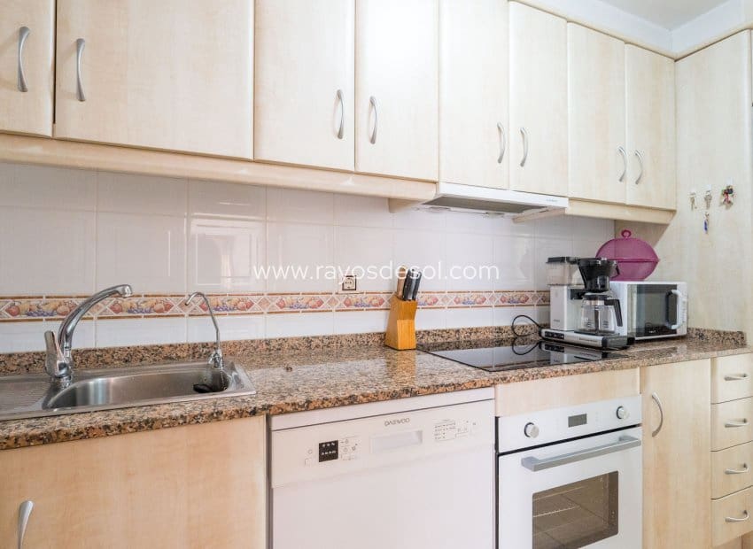 2 bedroom Villa for sale in Villamartin with pool - € 189,000 (Ref: 9973740)