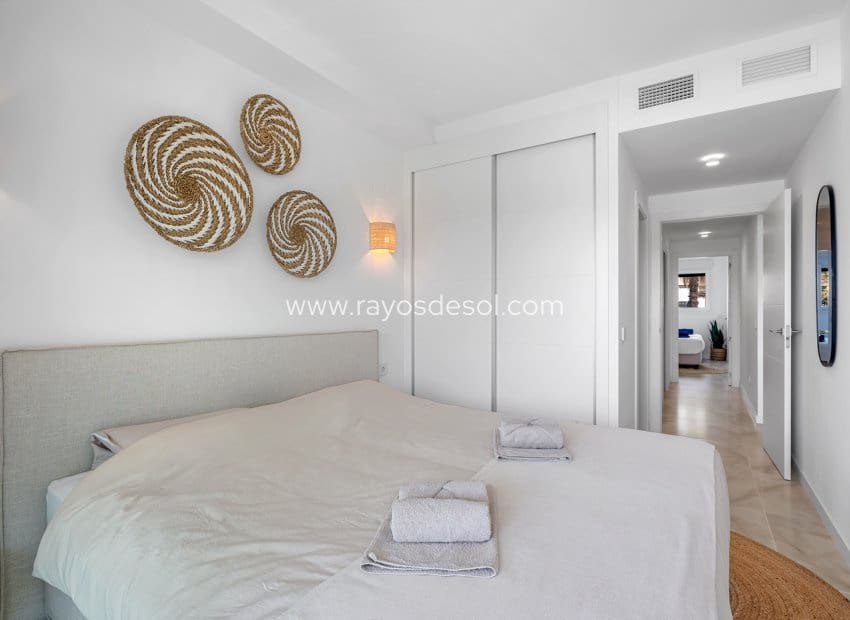 2 sovrum Lägenhet till salu i Orihuela Costa med pool - 379 000 € (Ref: 9984029)