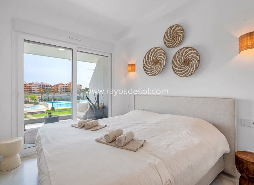 2 sovrum Lägenhet till salu i Orihuela Costa med pool - 379 000 € (Ref: 9984029)