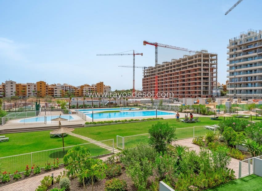 2 sovrum Lägenhet till salu i Orihuela Costa med pool - 379 000 € (Ref: 9984029)