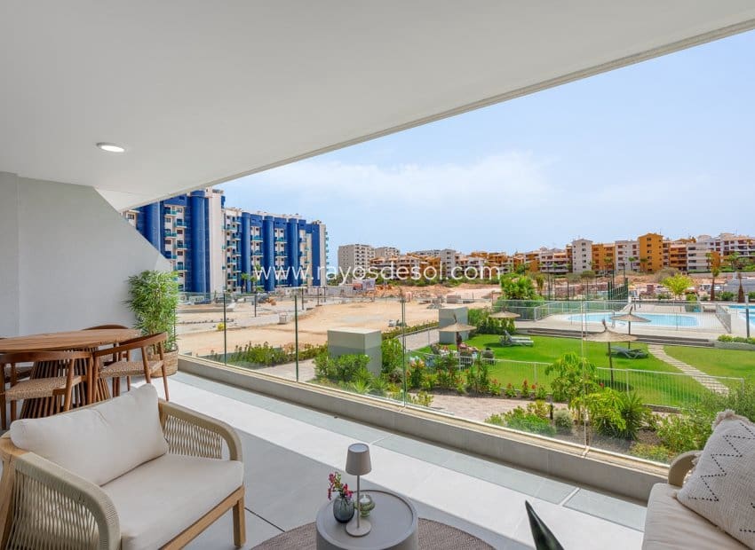 2 makuuhuone Huoneisto myytävänä paikassa Orihuela Costa mukana uima-altaan - 379 000 € (Ref: 9984029)