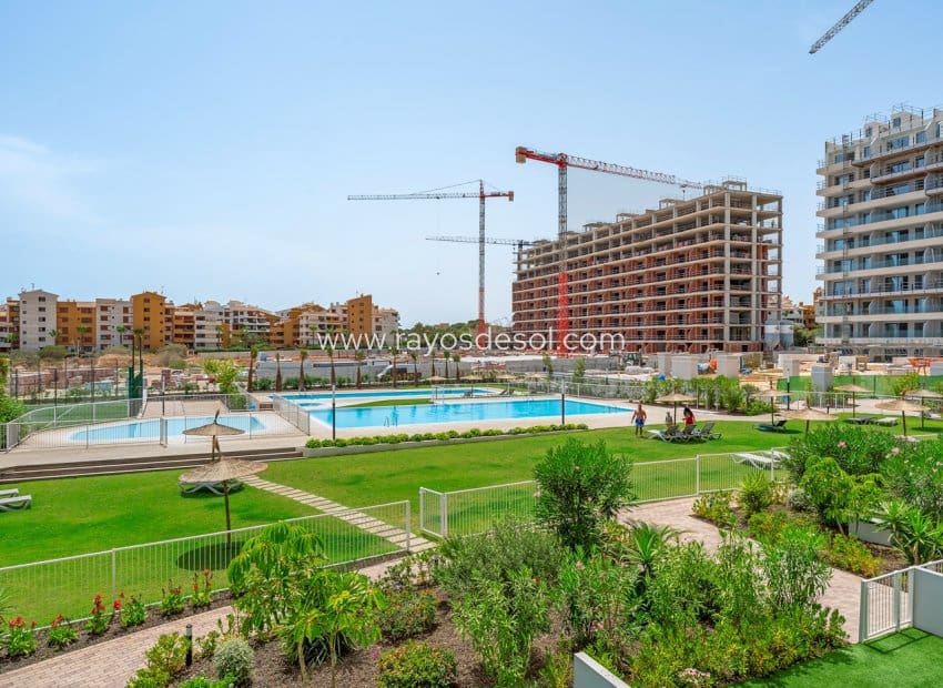2 makuuhuone Huoneisto myytävänä paikassa Orihuela Costa mukana uima-altaan - 379 000 € (Ref: 9984029)