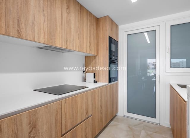 Apartamento de 2 habitaciones en Punta Prima, Orihuela en venta con piscina - 379.000 € (Ref: 9984029)