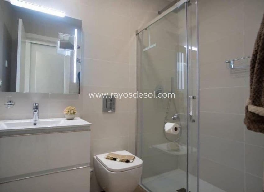 2 soverom Leilighet til salgs i Orihuela Costa med svømmebasseng - € 279 900 (Ref: 9989994)