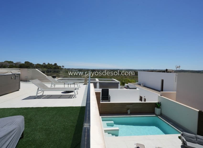 4 soverom Villa til salgs i Benijofar - € 640 000 (Ref: 9998976)