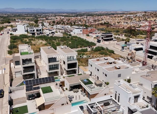 4 slaapkamer Villa te koop in Benijófar - € 640.000 (Ref: 9998976)