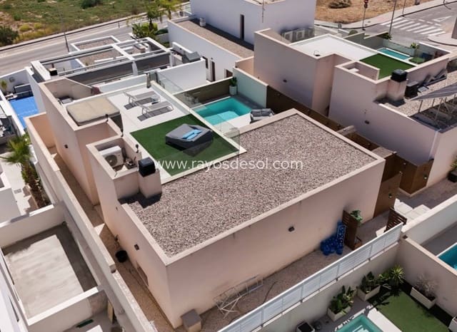 4 slaapkamer Villa te koop in Benijófar - € 640.000 (Ref: 9998976)