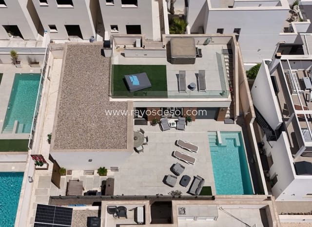 4 slaapkamer Villa te koop in Benijófar - € 640.000 (Ref: 9998976)