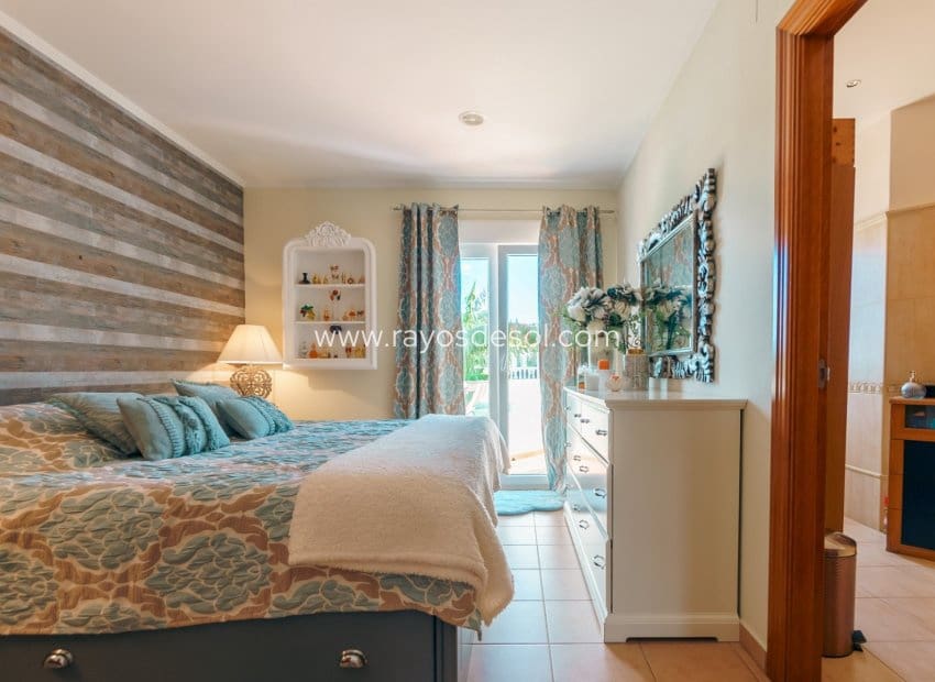 4 soverom Villa til salgs i Alfaz del Pi / L'Alfas del Pi med svømmebasseng - € 600 000 (Ref: 9998977)