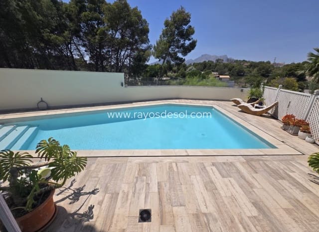 4 soverom Villa til salgs i Alfaz del Pi / L'Alfàs del Pi med svømmebasseng - € 600 000 (Ref: 9998977)