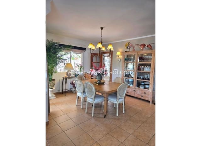 4 soverom Villa til salgs i Alfaz del Pi / L'Alfàs del Pi med svømmebasseng - € 600 000 (Ref: 9998977)