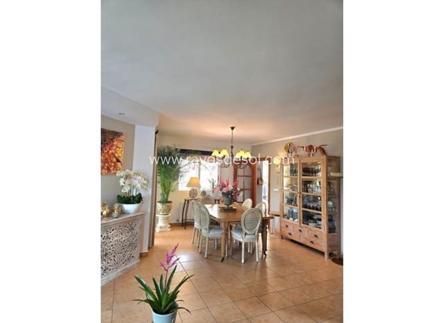 4 soverom Villa til salgs i Alfaz del Pi / L'Alfàs del Pi med svømmebasseng - € 600 000 (Ref: 9998977)