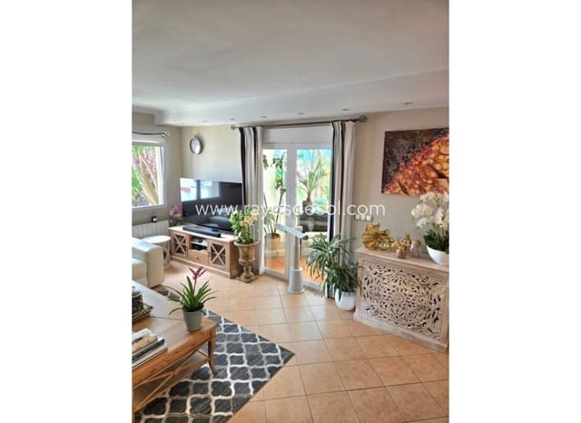 4 soverom Villa til salgs i Alfaz del Pi / L'Alfàs del Pi med svømmebasseng - € 600 000 (Ref: 9998977)