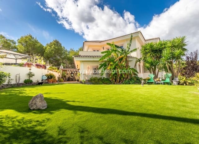 4 soverom Villa til salgs i Alfaz del Pi / L'Alfàs del Pi med svømmebasseng - € 600 000 (Ref: 9998977)