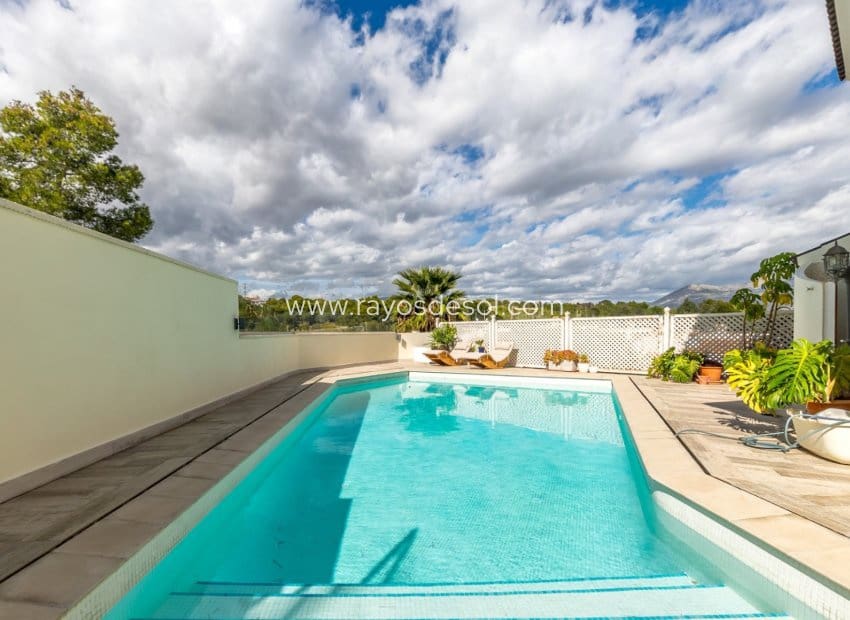 4 soverom Villa til salgs i Alfaz del Pi / L'Alfas del Pi med svømmebasseng - € 600 000 (Ref: 9998977)