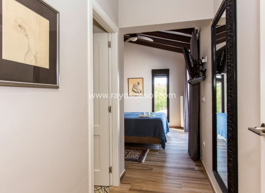 4 bedroom Villa for sale in Moraira with pool - € 1,195,000 (Ref: 9998978)
