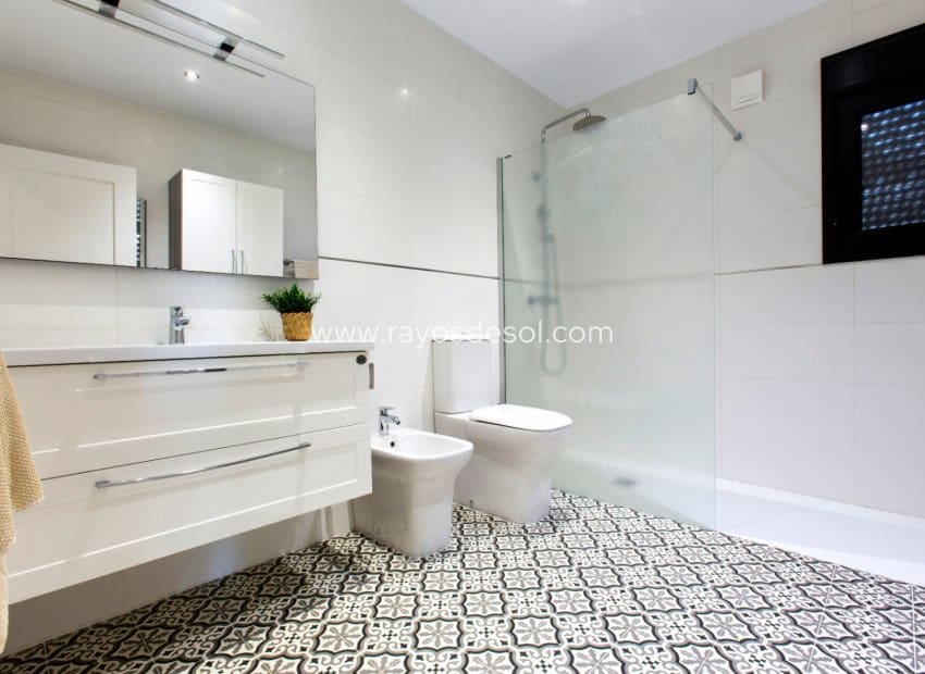 4 bedroom Villa for sale in Moraira with pool - € 1,195,000 (Ref: 9998978)