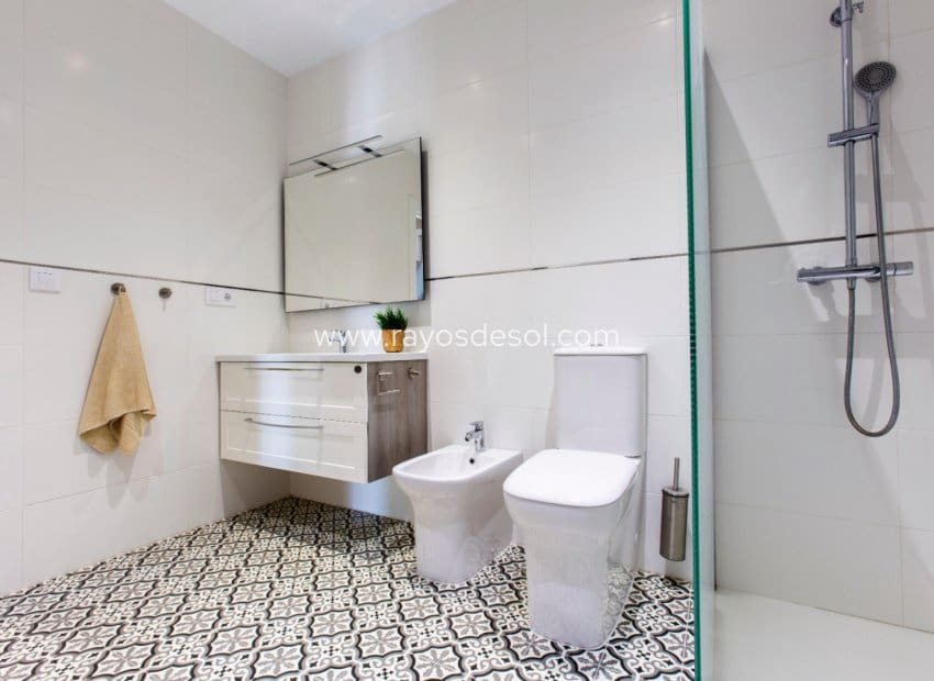 4 bedroom Villa for sale in Moraira with pool - € 1,195,000 (Ref: 9998978)
