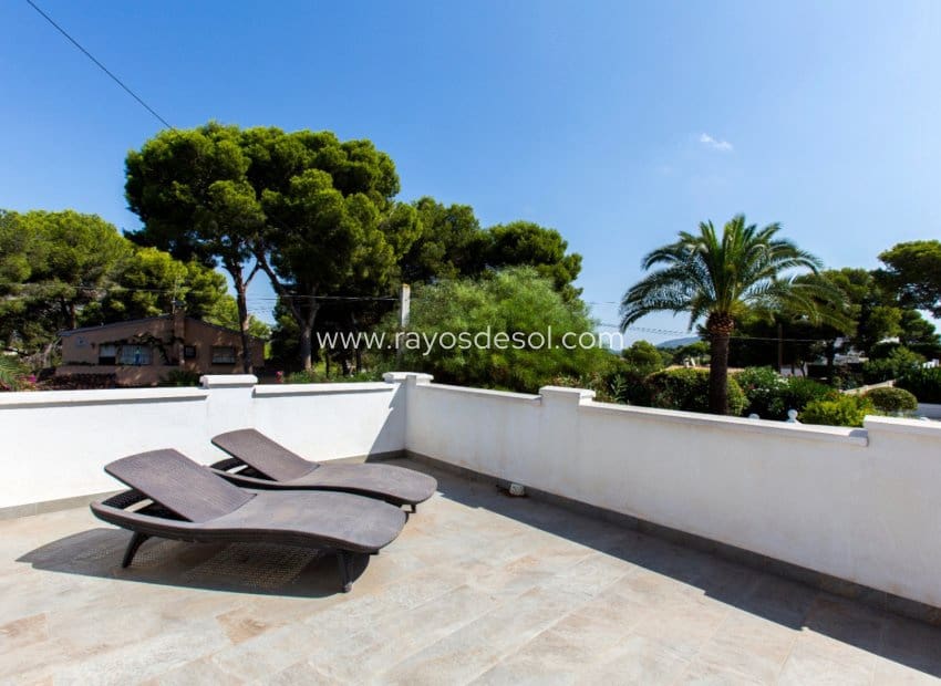 4 bedroom Villa for sale in Moraira with pool - € 1,195,000 (Ref: 9998978)
