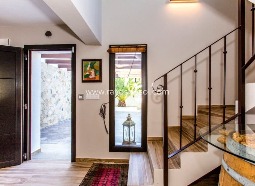 4 bedroom Villa for sale in Moraira with pool - € 1,195,000 (Ref: 9998978)