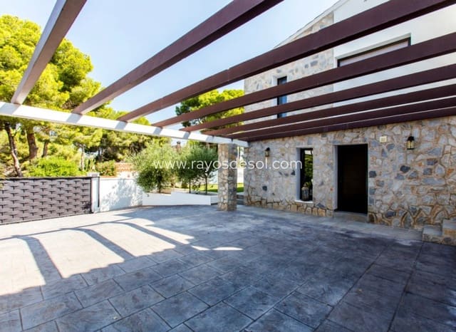 4 soveværelse Villa til salg i Moraira, Teulada-Moraira med swimmingpool - € 1.195.000 (Ref: 9998978)